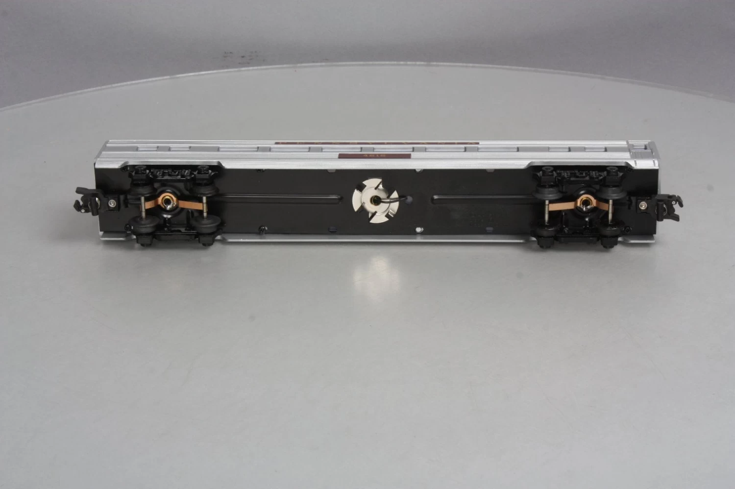 American Flyer 6-49959 S Scale Pennyslvania Streamline Full Vista Dome Car 12 American Flyer 6-49959 S Scale Pennyslvania Streamline Full Vista Dome Car - Image 10