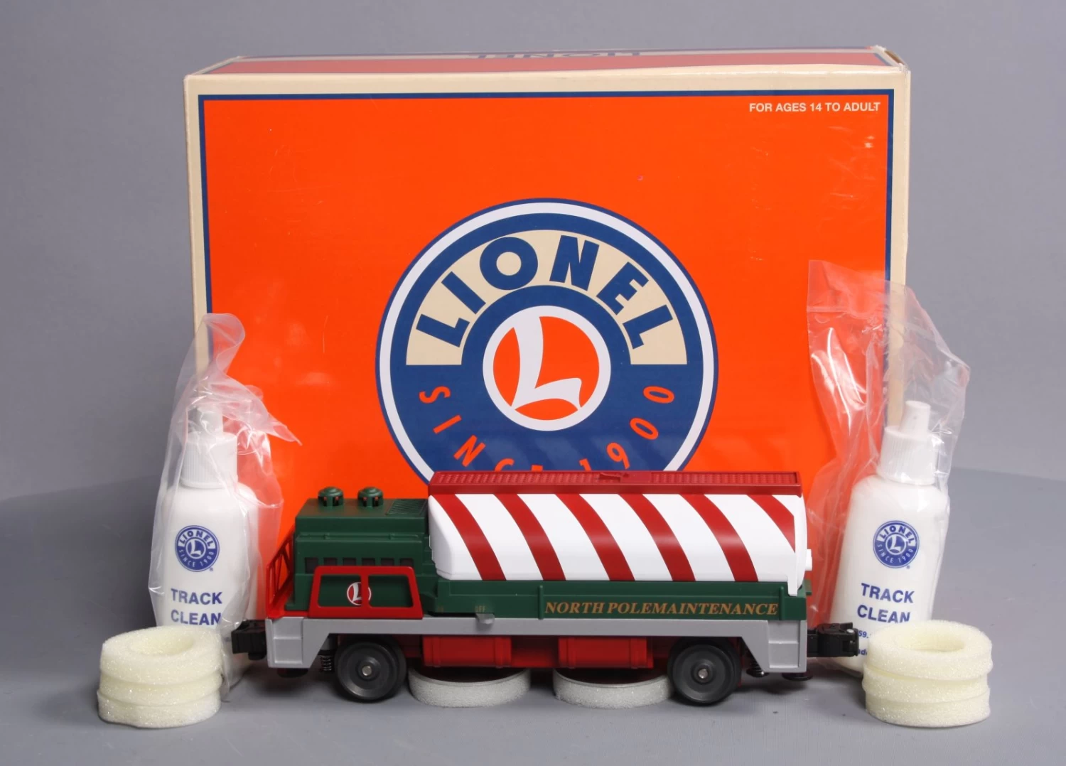 Lionel 6-28451 O-27 Track Cleaning Car, Christmas 3 Lionel 6-28451 O-27 Track Cleaning Car, Christmas
