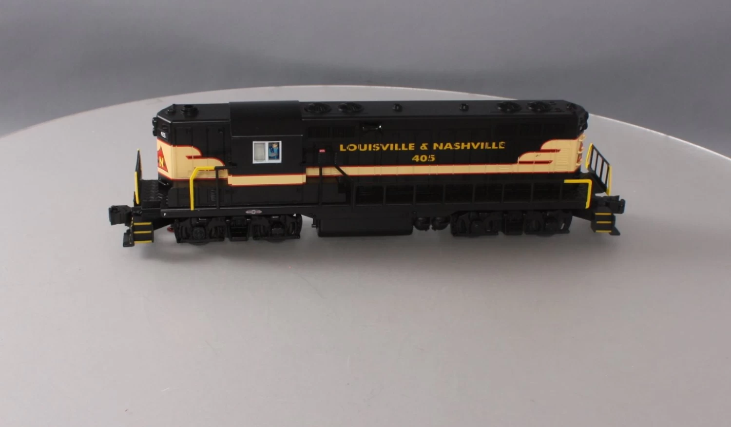 Lionel 6-84109 Louisville & Nashville LionChief+ GP7 Diesel Locomotive #405 4 Lionel 6-84109 Louisville & Nashville LionChief+ GP7 Diesel Locomotive #405 - Image 2