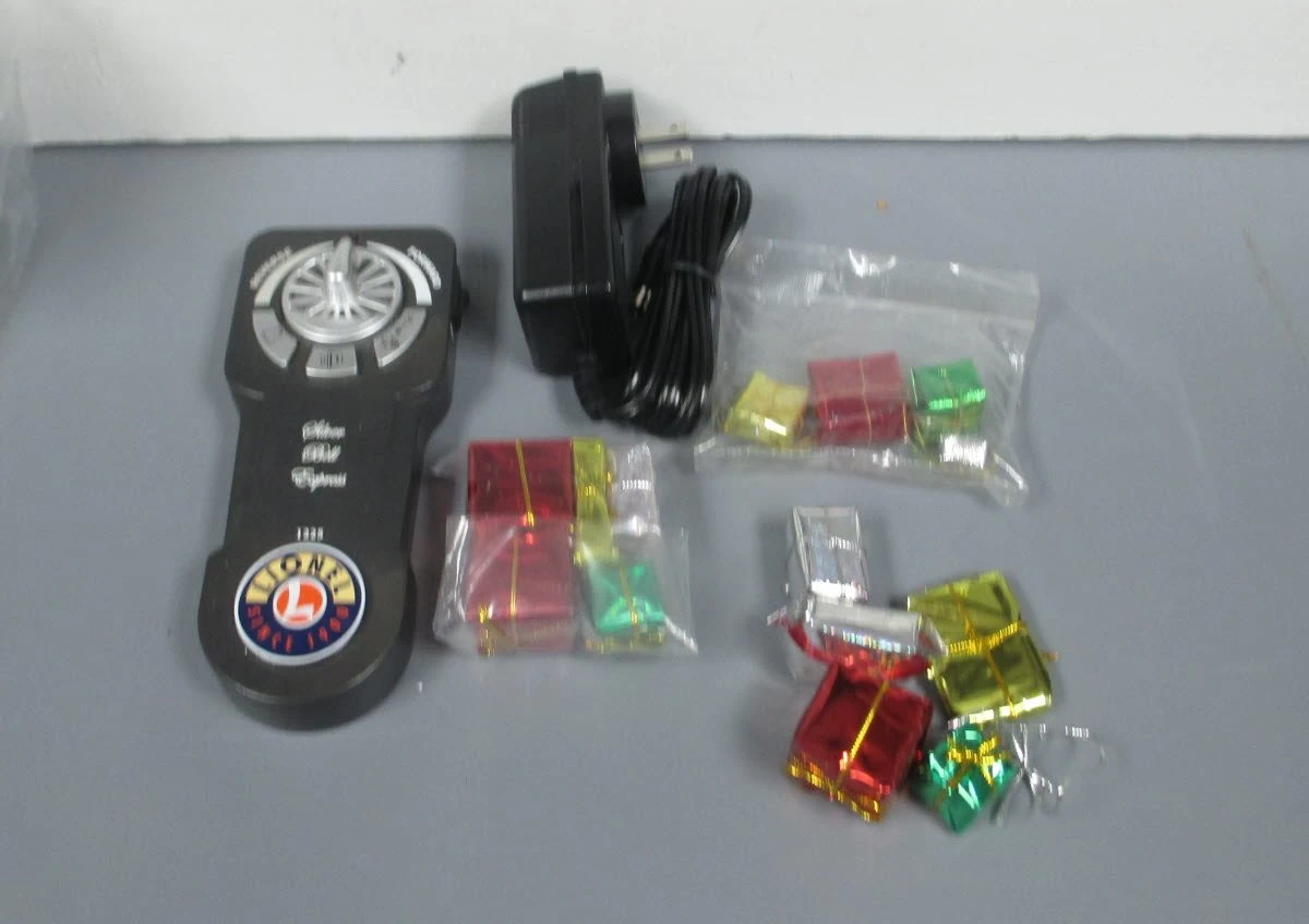 Lionel 6-82545 Santa's Helper Christmas LionChief O Gauge Steam Train Set 11 Lionel 6-82545 Santa's Helper Christmas LionChief O Gauge Steam Train Set - Image 9